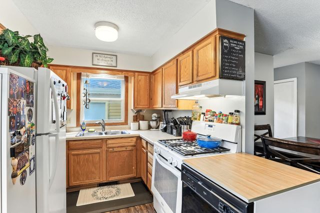 514 Shadyside Circle, Hopkins, MN 55343