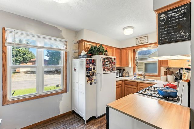 514 Shadyside Circle, Hopkins, MN 55343