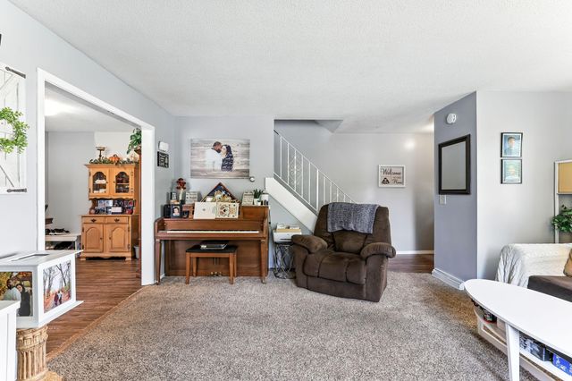 514 Shadyside Circle, Hopkins, MN 55343