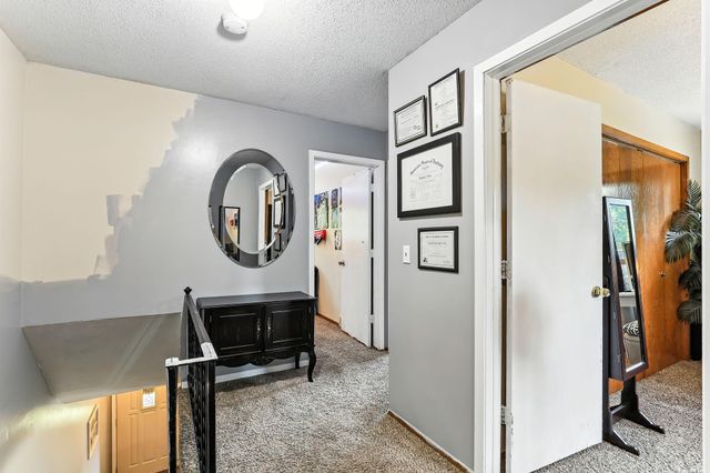 514 Shadyside Circle, Hopkins, MN 55343