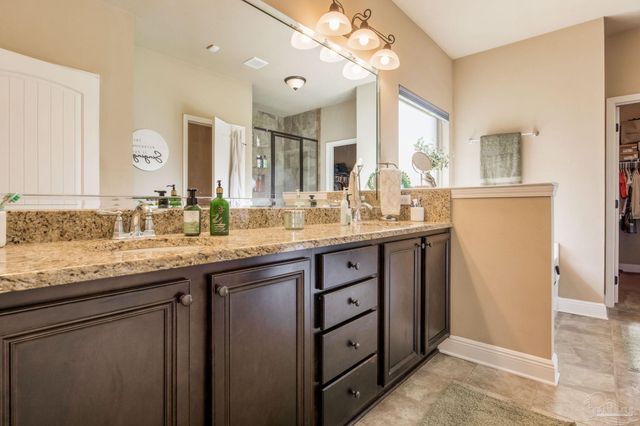 5521 Huntingdon St, Milton, FL 32570