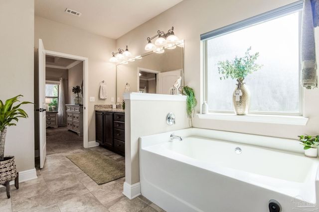 5521 Huntingdon St, Milton, FL 32570