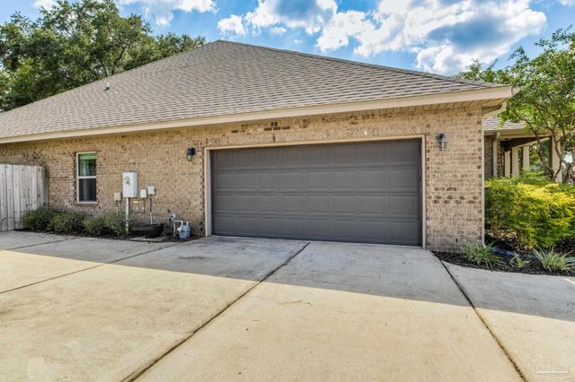 5521 Huntingdon St, Milton, FL 32570