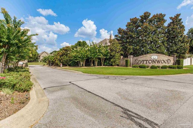 5521 Huntingdon St, Milton, FL 32570