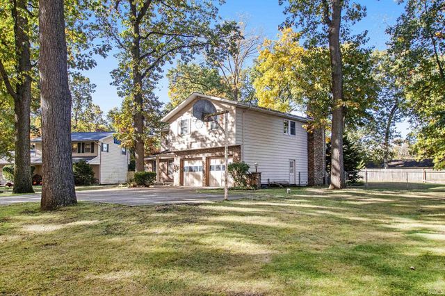 58443 Oakwood Court, Elkhart, IN 46516