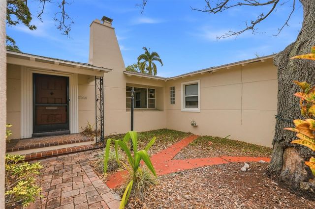 280 SNELL ISLE BOULEVARD NE, St Petersburg, FL 33704