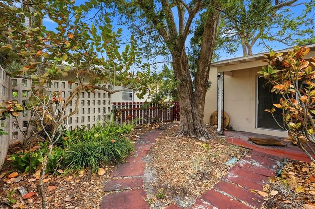 280 SNELL ISLE BOULEVARD NE, St Petersburg, FL 33704