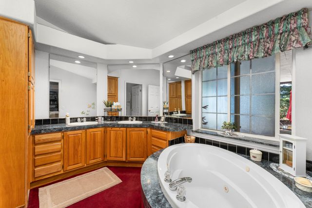 15947 Butterfield Lane, Anderson, CA 96007