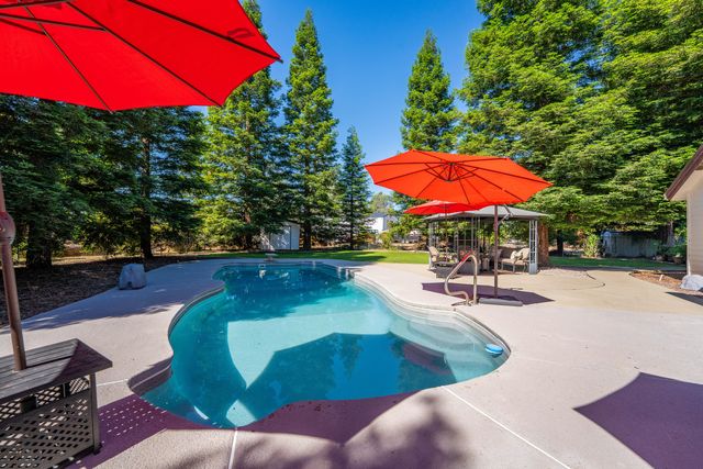 15947 Butterfield Lane, Anderson, CA 96007