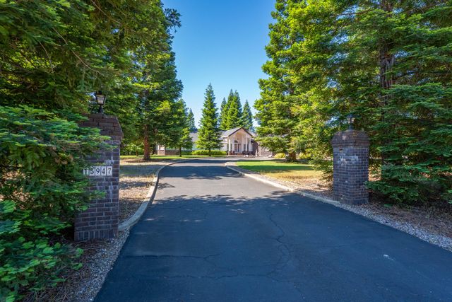 15947 Butterfield Lane, Anderson, CA 96007