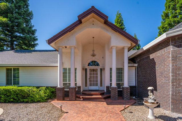 15947 Butterfield Lane, Anderson, CA 96007