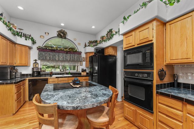 15947 Butterfield Lane, Anderson, CA 96007