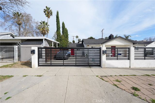 8218 Encino, Northridge, CA 91325