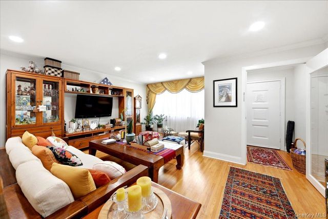 3284 Giegerich Place, Bronx, NY 10465