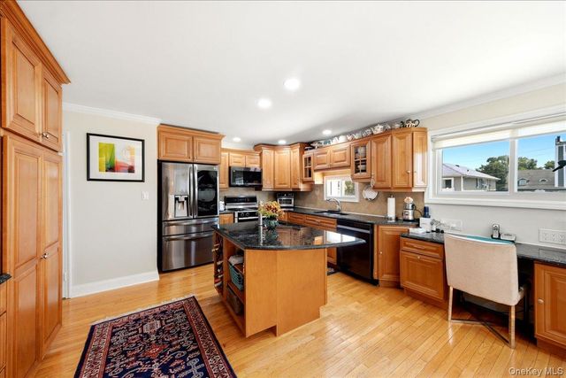 3284 Giegerich Place, Bronx, NY 10465