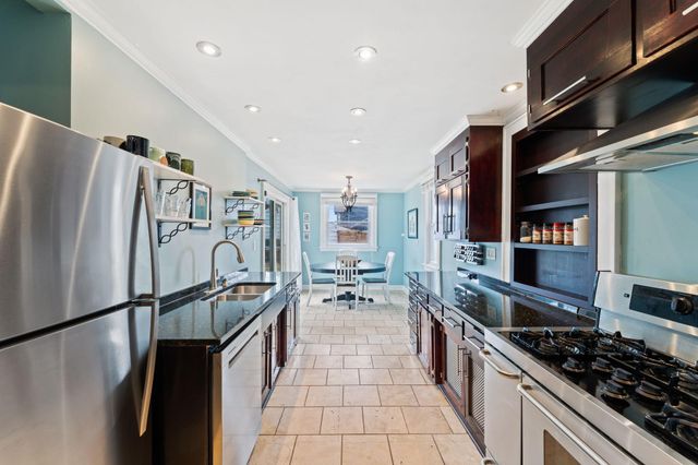 331 Ridgewood Avenue, Minneapolis, MN 55403