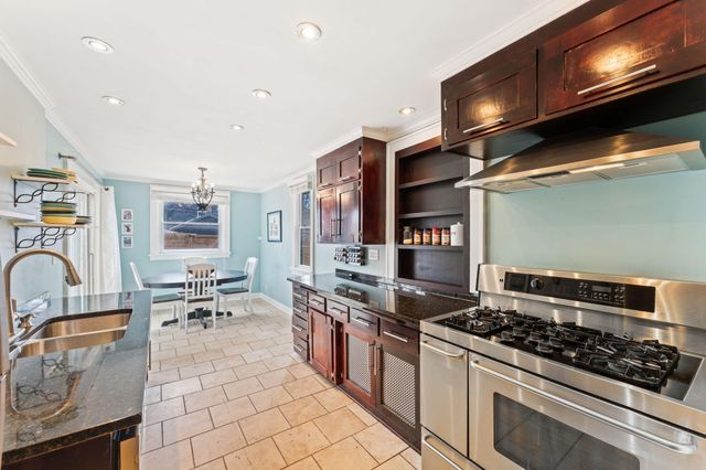 331 Ridgewood Avenue, Minneapolis, MN 55403