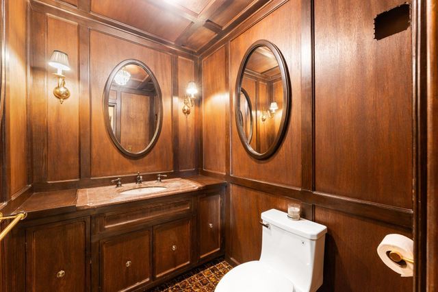 331 Ridgewood Avenue, Minneapolis, MN 55403