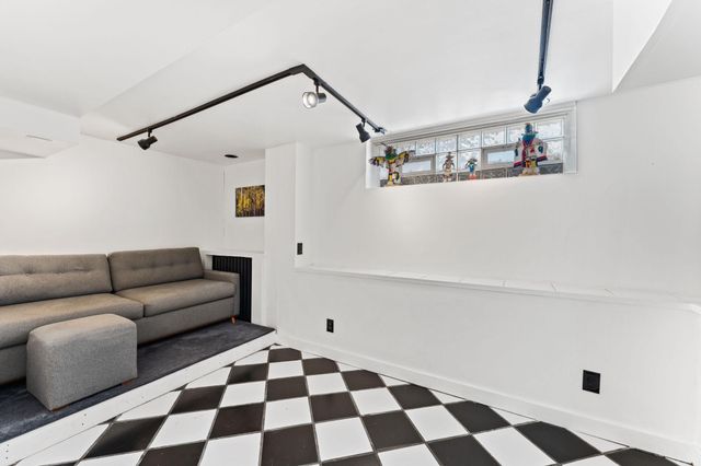 331 Ridgewood Avenue, Minneapolis, MN 55403