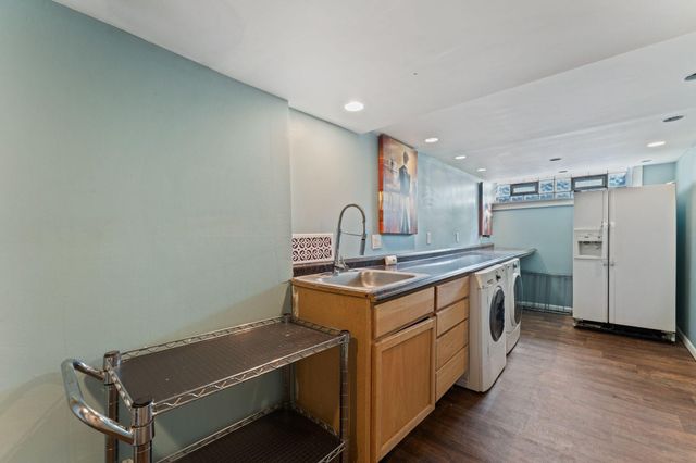 331 Ridgewood Avenue, Minneapolis, MN 55403