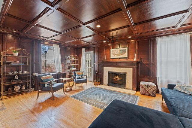 331 Ridgewood Avenue, Minneapolis, MN 55403