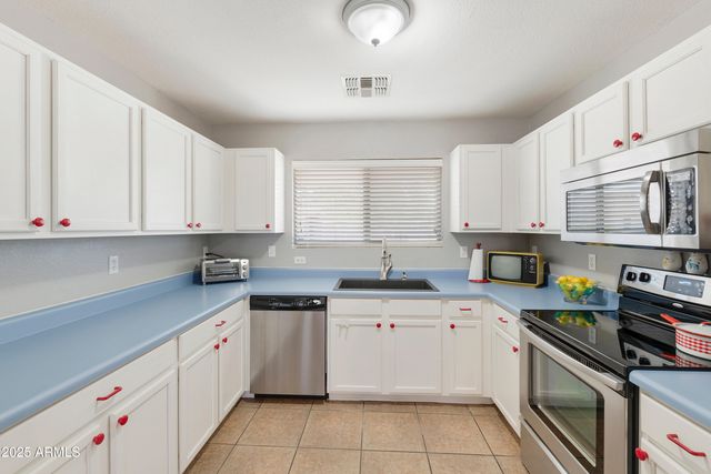 2258 E GLENEAGLE Drive, Chandler, AZ 85249