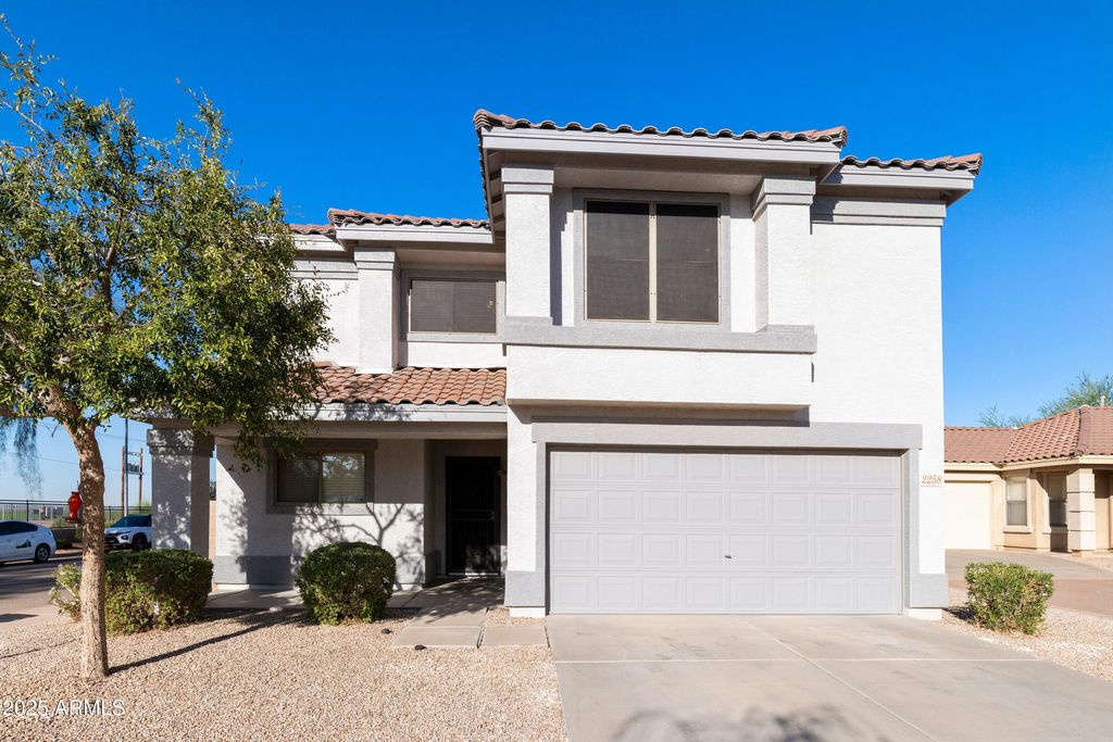 2258 E GLENEAGLE Drive, Chandler, AZ 85249