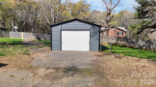 2988 Laboratory Road, Lincolnton, NC 28092