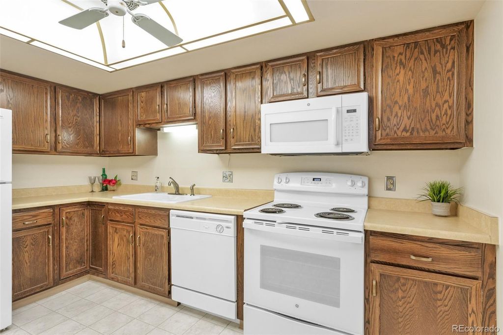 13601 E Marina Drive 304, Aurora, CO 80014