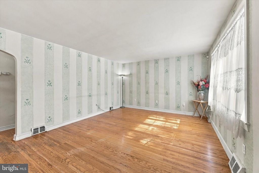 7 GOLF RD, DARBY, PA 19023 — photo 4