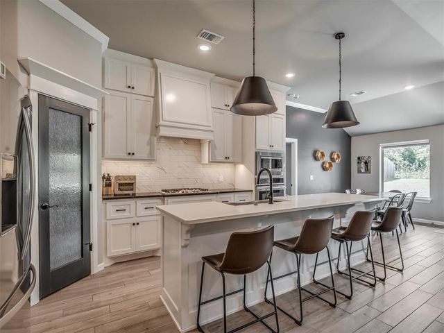 8332 Poplar Drive, Edmond, OK 73034