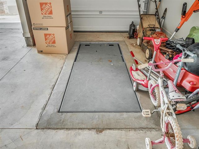 8332 Poplar Drive, Edmond, OK 73034