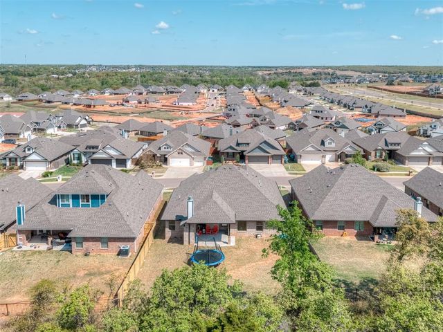 8332 Poplar Drive, Edmond, OK 73034