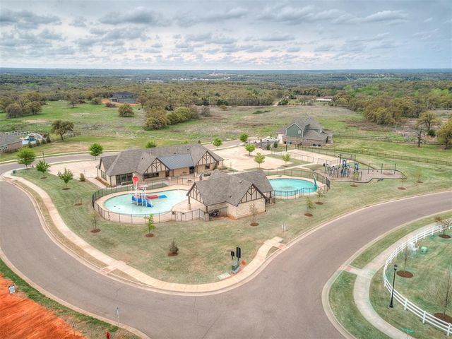 8332 Poplar Drive, Edmond, OK 73034