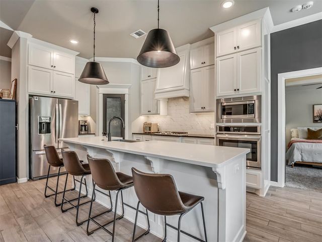 8332 Poplar Drive, Edmond, OK 73034