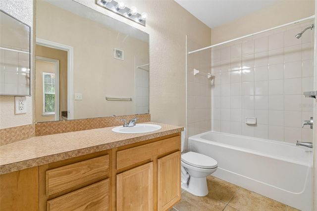 10203 COURTNEY PALMS BOULEVARD 103, Tampa, FL 33619