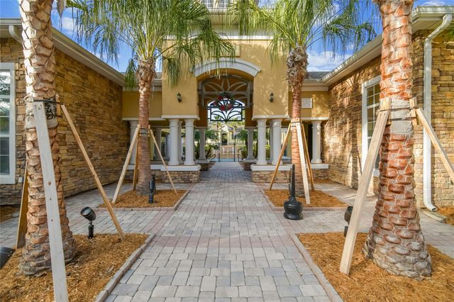 10203 COURTNEY PALMS BOULEVARD 103, Tampa, FL 33619