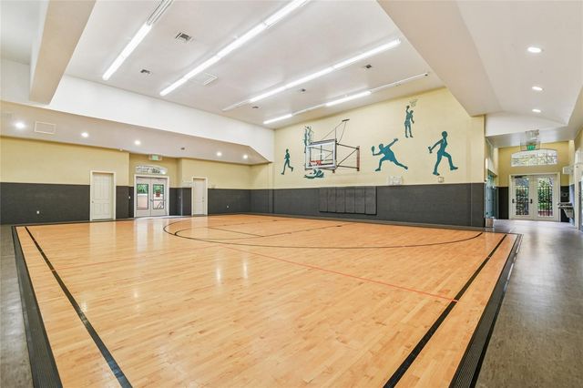10203 COURTNEY PALMS BOULEVARD 103, Tampa, FL 33619
