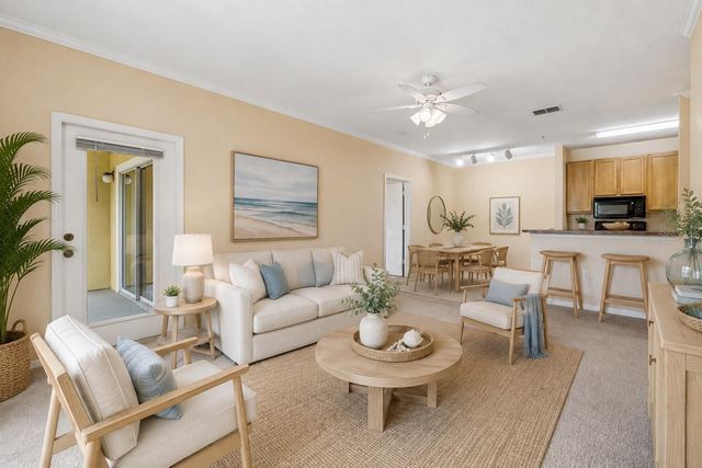 10203 COURTNEY PALMS BOULEVARD 103, Tampa, FL 33619