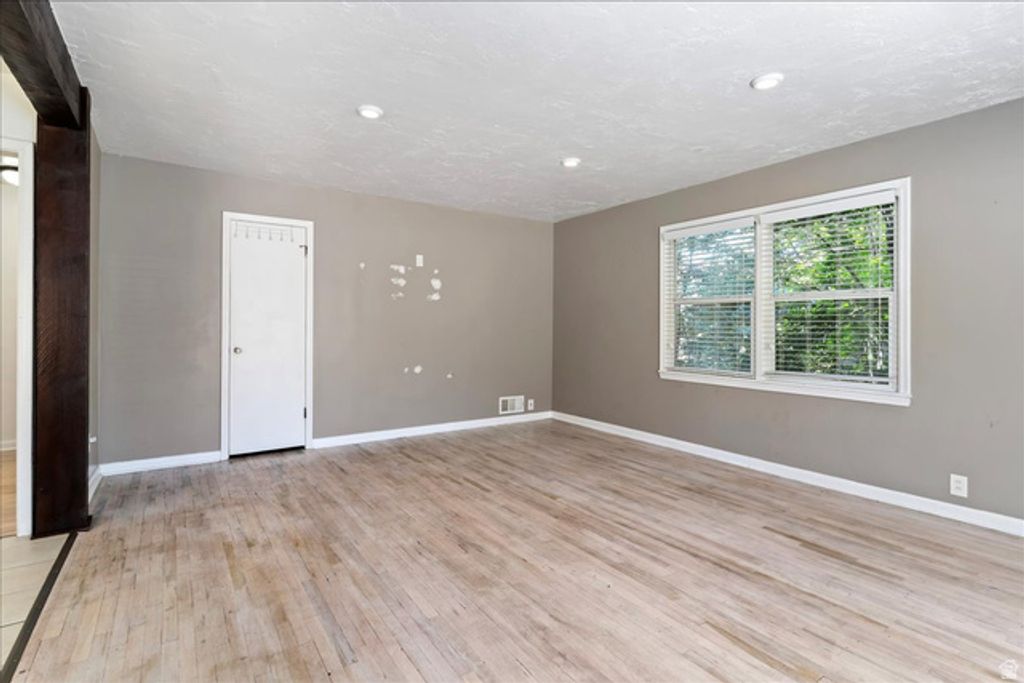 15 E SYLVIA DR, South Ogden, UT 84405 — photo 3