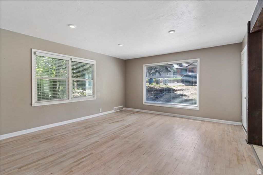 15 E SYLVIA DR, South Ogden, UT 84405 — photo 4