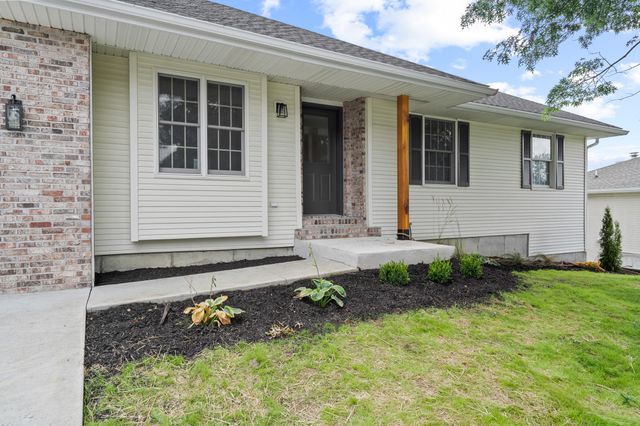 1210 S BRIDGEWOOD DR, Columbia, MO 65203