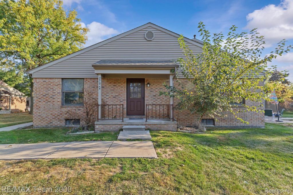 27044 Winchester Street, Trenton, MI 48183