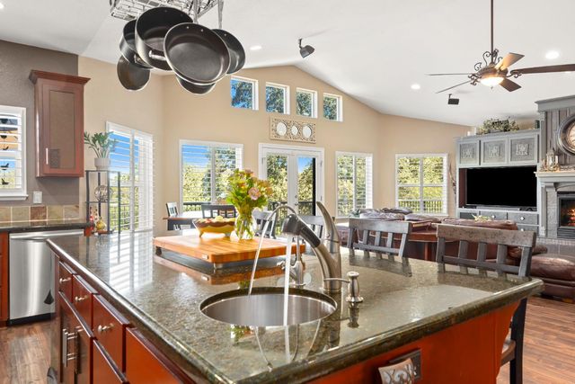 1560 High St, Auburn, CA 95603