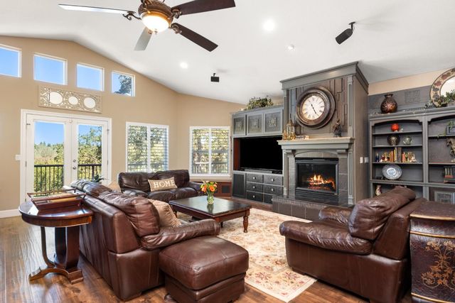 1560 High St, Auburn, CA 95603