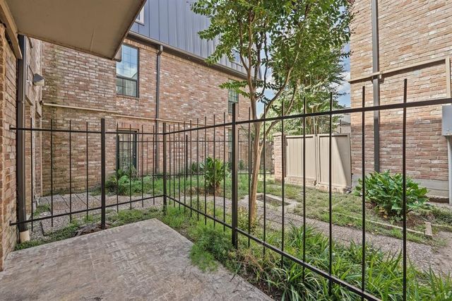 2400 N Braeswood Boulevard 111, Houston, TX 77030