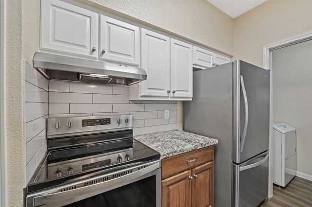 2400 N Braeswood Boulevard 111, Houston, TX 77030