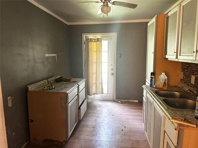 5950 Southlark Street, Houston, TX 77033
