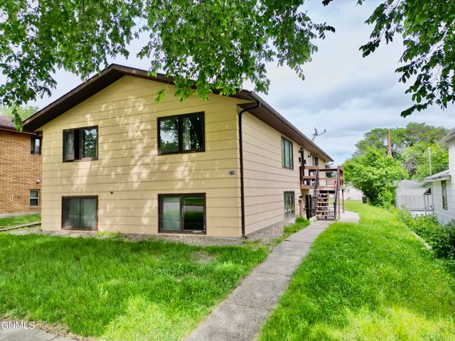 319 N 13th Street, Bismarck, ND 58501 property photo