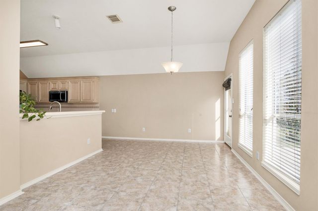 11 Crestview Trail, Houston, TX 77082